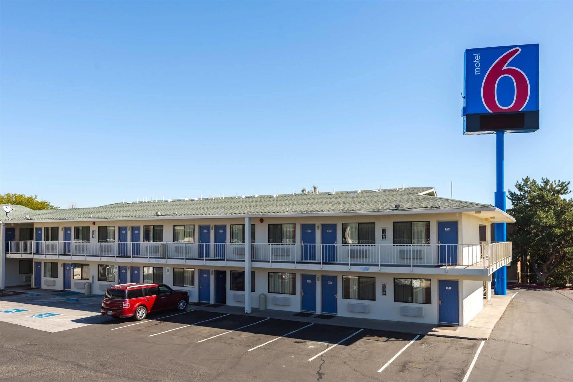 Motel 6-Reno, Nv - West Екстериор снимка